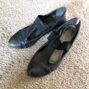 ALDO black leather T-strap heels
